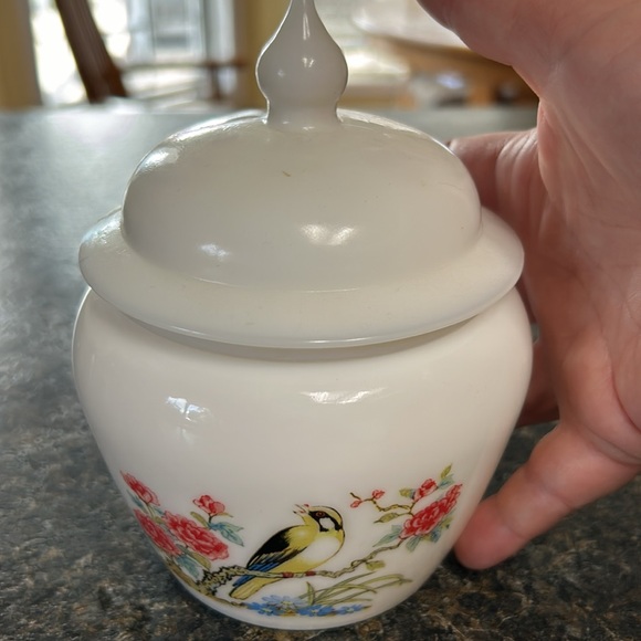 Milk Glass Ginger Jar - Picture 9 of 9